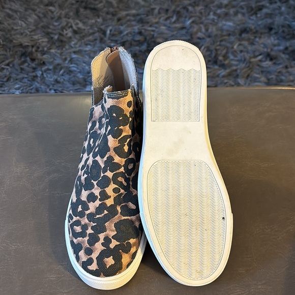 Steve Madden leopard high top fashion sneakers - Picture 4 of 4